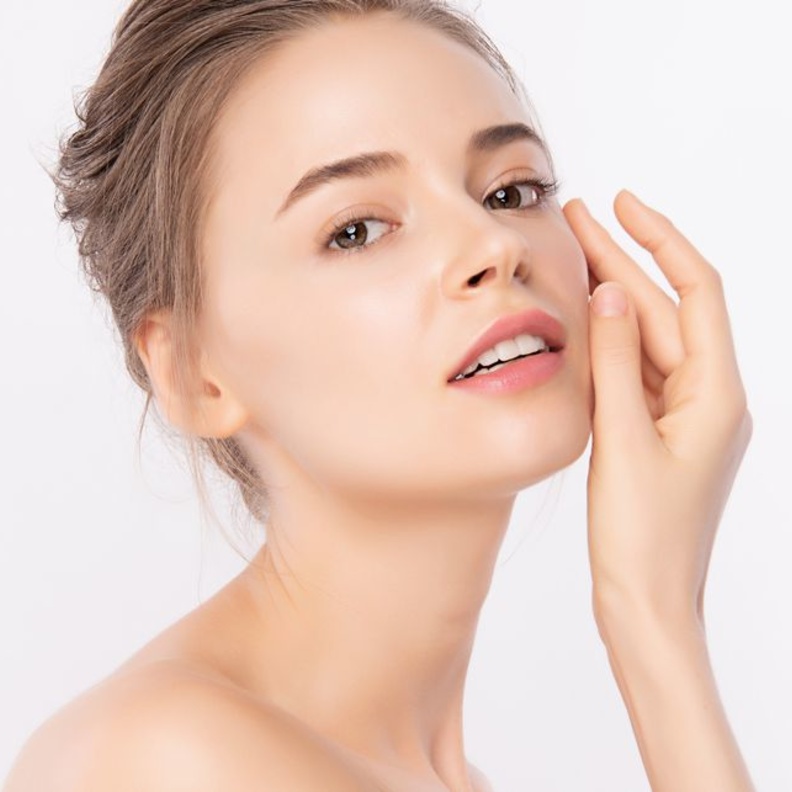  ماسكات طبيعية من الفراولة لبشرة مشرقة في عيد الاضحى