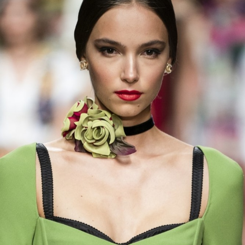 مكياج ترابي ساحر لاطلالة متميزة في عيد الاضحى 2021