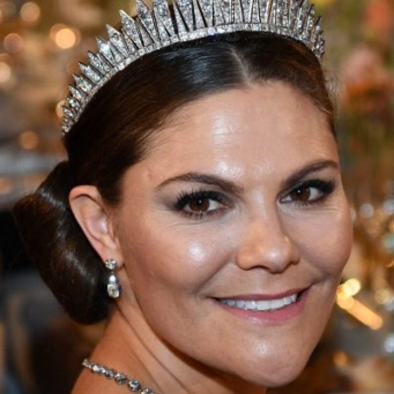 الأميرة فيكتوريا تتألق بتاج Baden fringe