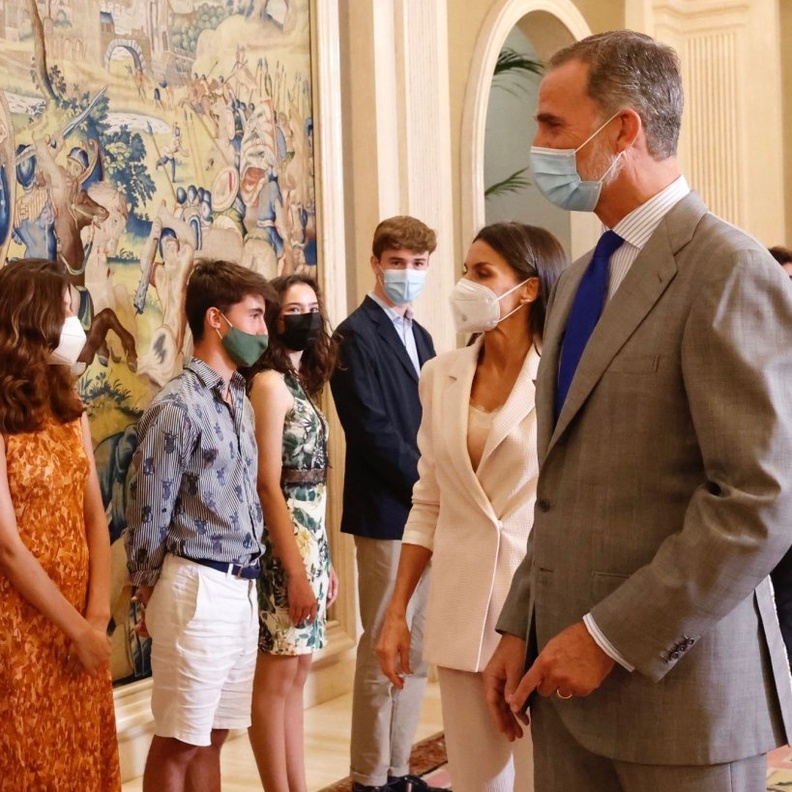 العائلة المالكة الإسبانية تستقبل ممثلين عن مؤسسة UWC Espana الخيرية