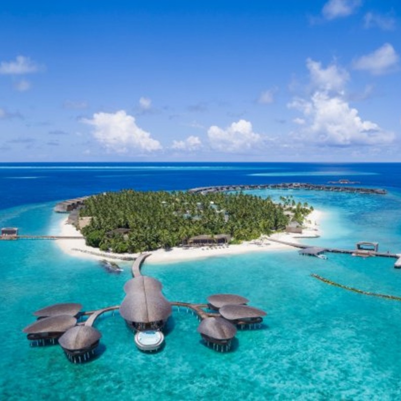 منتجع سانت ريجيس فومولي جزر المالديف
