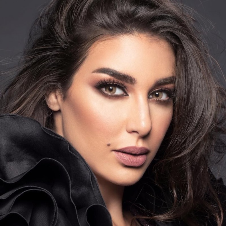  مكياج ترابي لصاحبات الوجه البيضاوي من وحي اطلالات ياسمين صبري