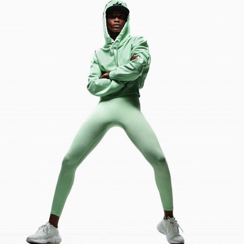 ريبوك وفيكتوريا بيكهام تتعاونان لإطلاق مجموعة دروب فايف الجديدة