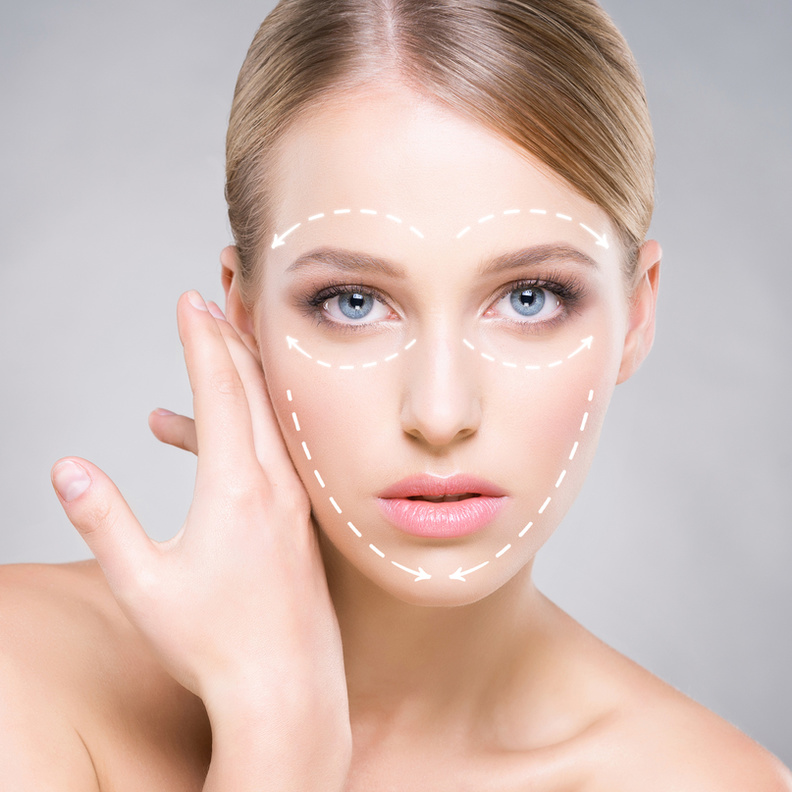 نصائح ذهبية عند استعمال زيت الورد وزيت الرجان للتخلص من التجاعيد قبل العيد