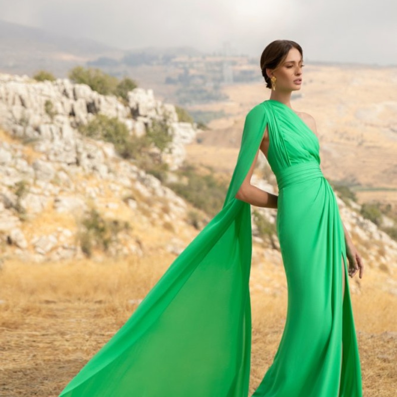  فساتين خطوبة من ايلي صعب باللون الاخضر @elie saab