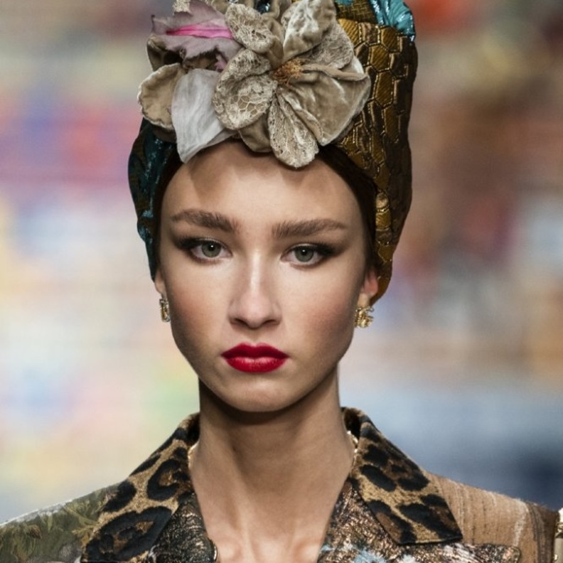 مكياج راقي لإطلالة التوربان في عيد الأضحى 2021