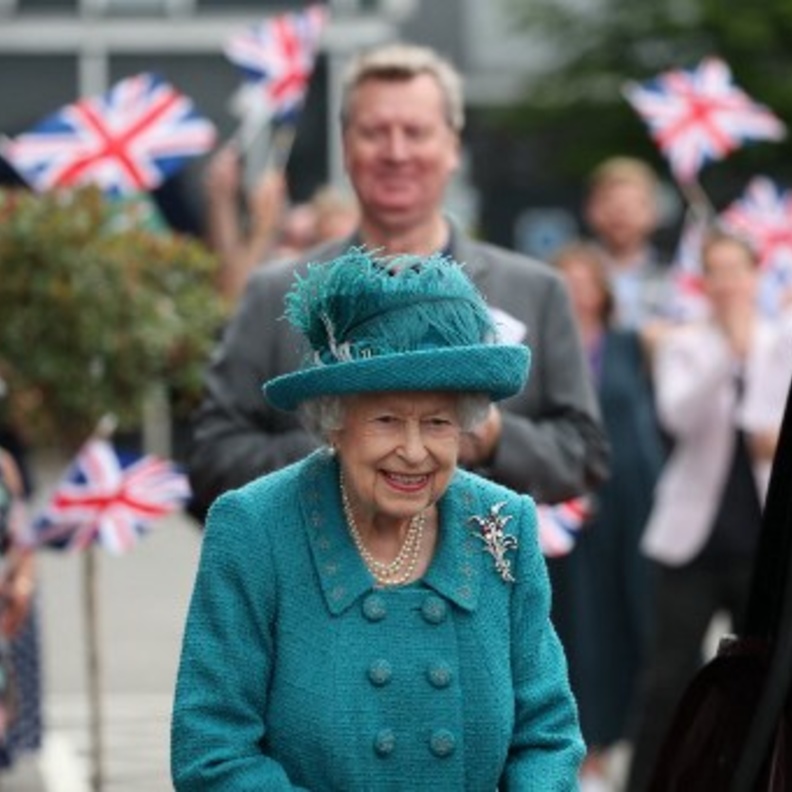 من هم أصدقاء الملكة إليزابيث الثانية المقربين؟