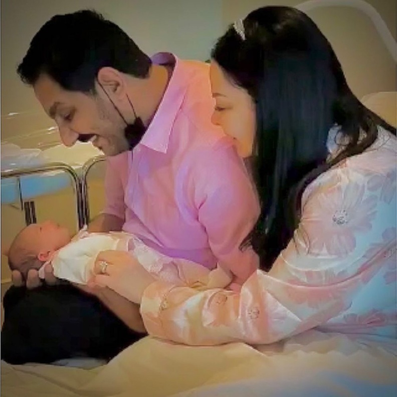 ديانا كرزون وزوجها وابنتهما