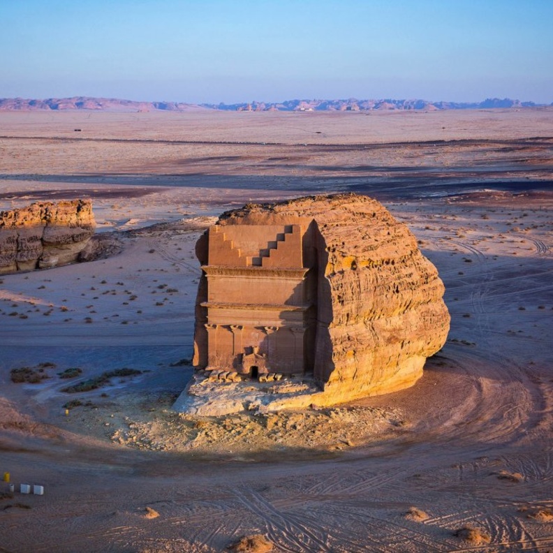 زيارة الأماكن والمواقع الأثرية الأكثر شهرة في مدينة العلا