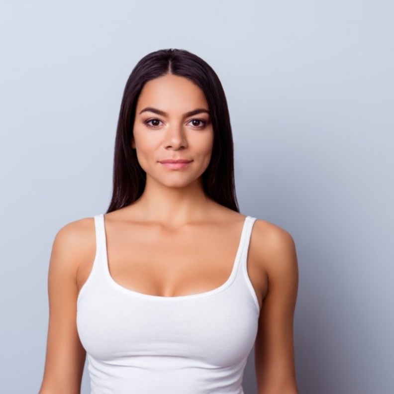 عملية زراعة الثدي فعالة للنساء غير الراضيات عن امتلاء ثديهن