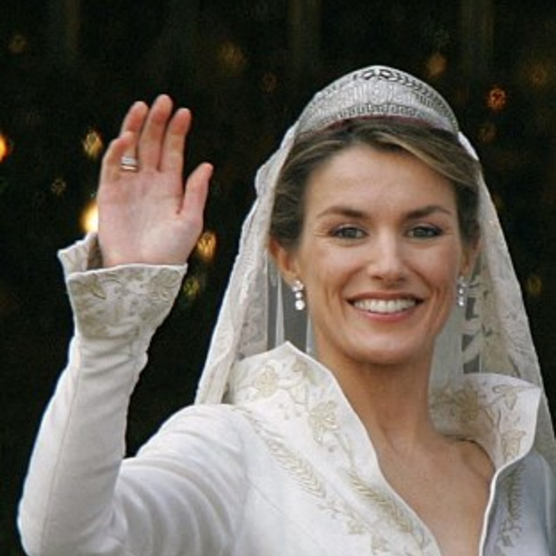 الملكة ليتيزيا ترتدي تاج The Prussian Tiara في حفل عُرسها