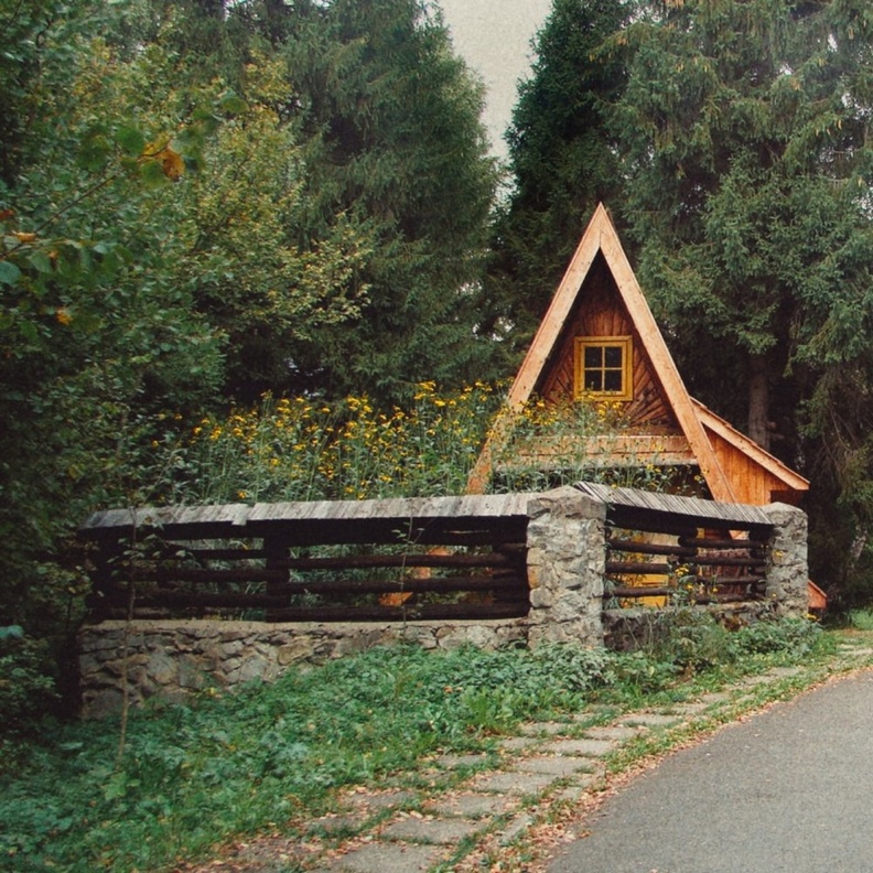 مان هي بلدة ريفية جميلة في ساحل العاج تقع على الحواف الوعرة لمنطقة جبال طورا الشاهقة Iza Gawrych