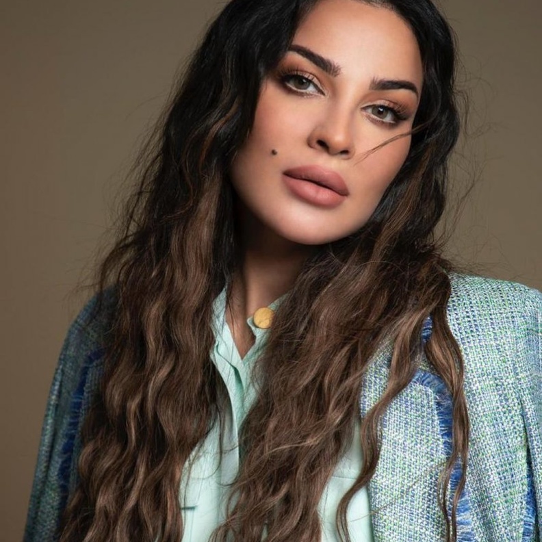 مكياج عيون ترابي مع الايلاينر على طريقة هيفاء وهبي- الصورة من حسابها على انستغرام