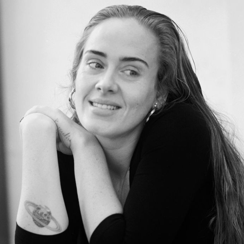 أديل - الصورة من حساب أديل على انستجرام