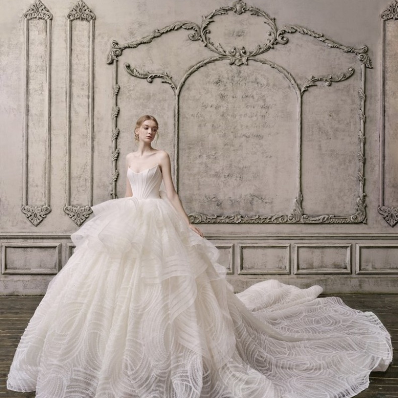 فساتين زفاف طبقات@professorjimmychoo