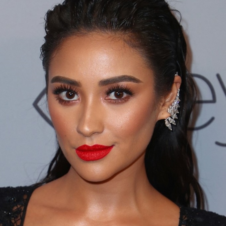  شاي ميتشل Shay Mitchell