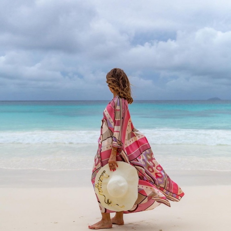 تطل دانية السعيدان بفستان مطبوع من علامة ايميليو بوتشي المصدر دانية السعيدان