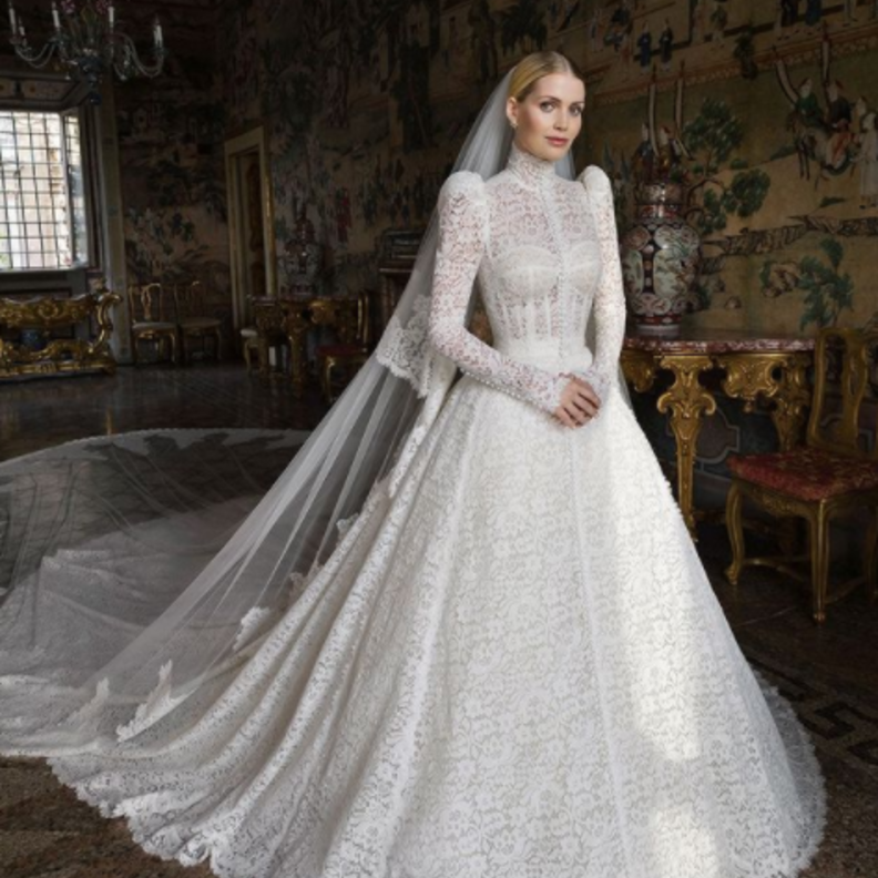 كيف استوحت الليدي كيتي سبنسر فستان زفافها من غريس كيلي؟