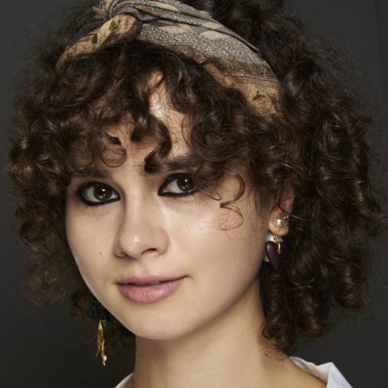  رسمات مكياج مشرقة لصاحبات العيون البنية من Christian Dior