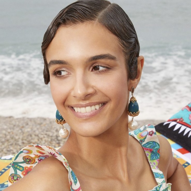 مستحضرات جمالية للشاطئ