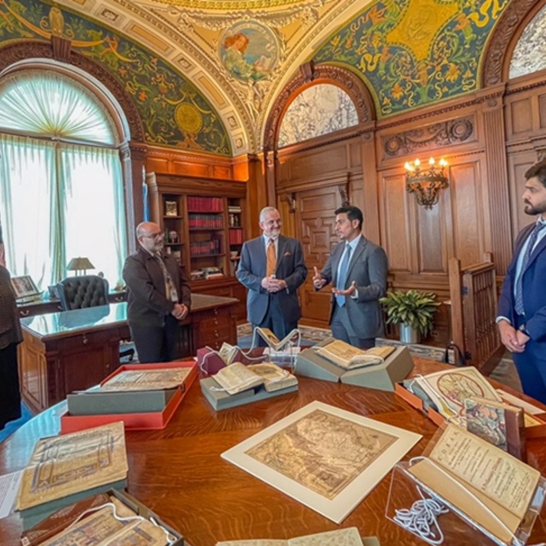 صور خلال زيارة وفد من هيئة الشارقة للكتاب مكتبة الكونغرس الأمريكي