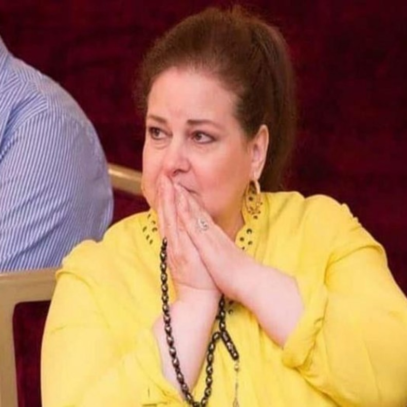 دلال عبدالعزيز