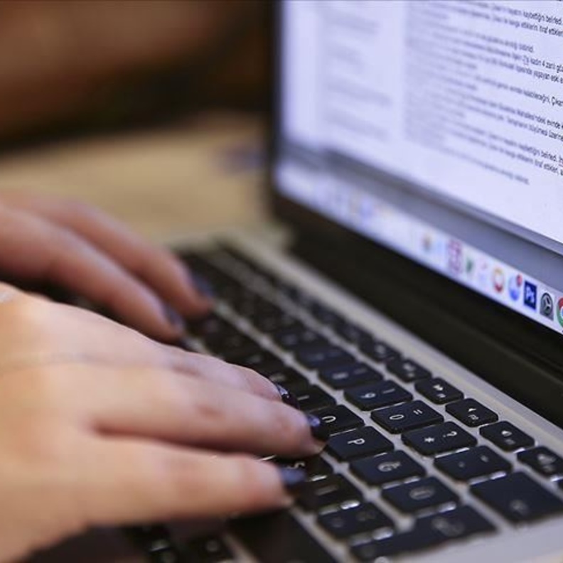 توجيه الموظف غير المحصن في القطاع العام للعمل عن بعد وفقا لهذه النسب