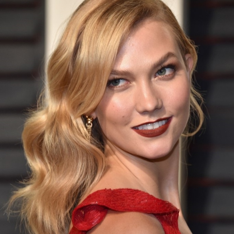 عيد ميلاد عارضة الأزياء الأمريكية الشهيرة كارلي كلوس