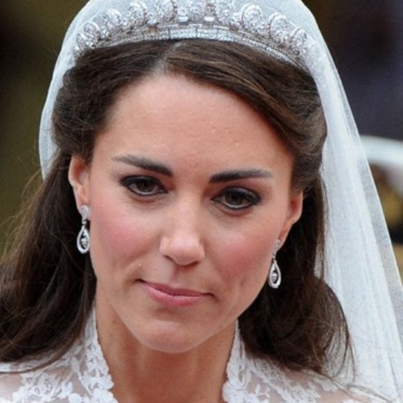  كيت ميدلتون تتألق بتاج Halo Tiara من توقيع علامة المجوهرات الفرنسية الراقية كارتييه Cartier