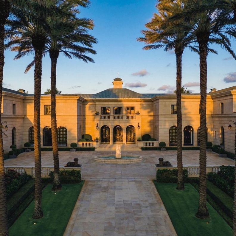 منزل لا ريفيري La Reverie، بالم بيتش، فلوريدا-84.626 قدم مربع