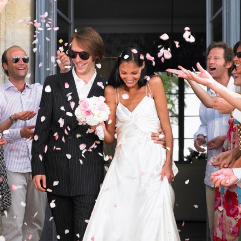 حماة تسعى لإفساد فرحة العروس في يوم زفافها