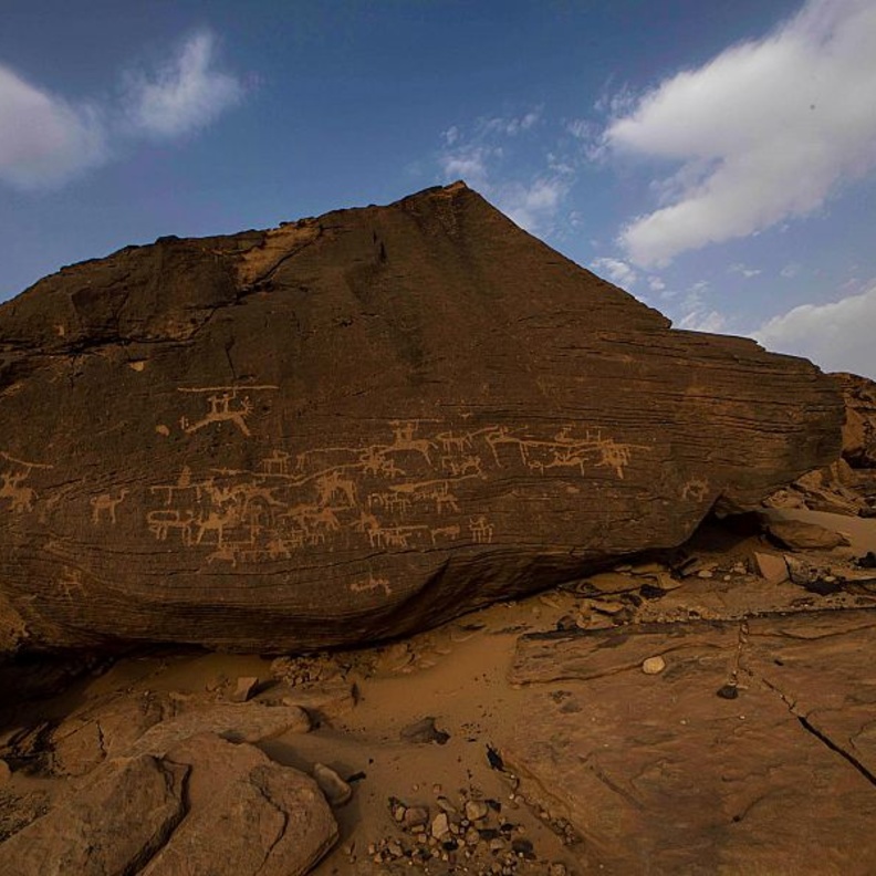 الشمس الساطعة تضيئ منطقة حِمَى الثقافية - المصدر وكالة الأنباء السعودية 