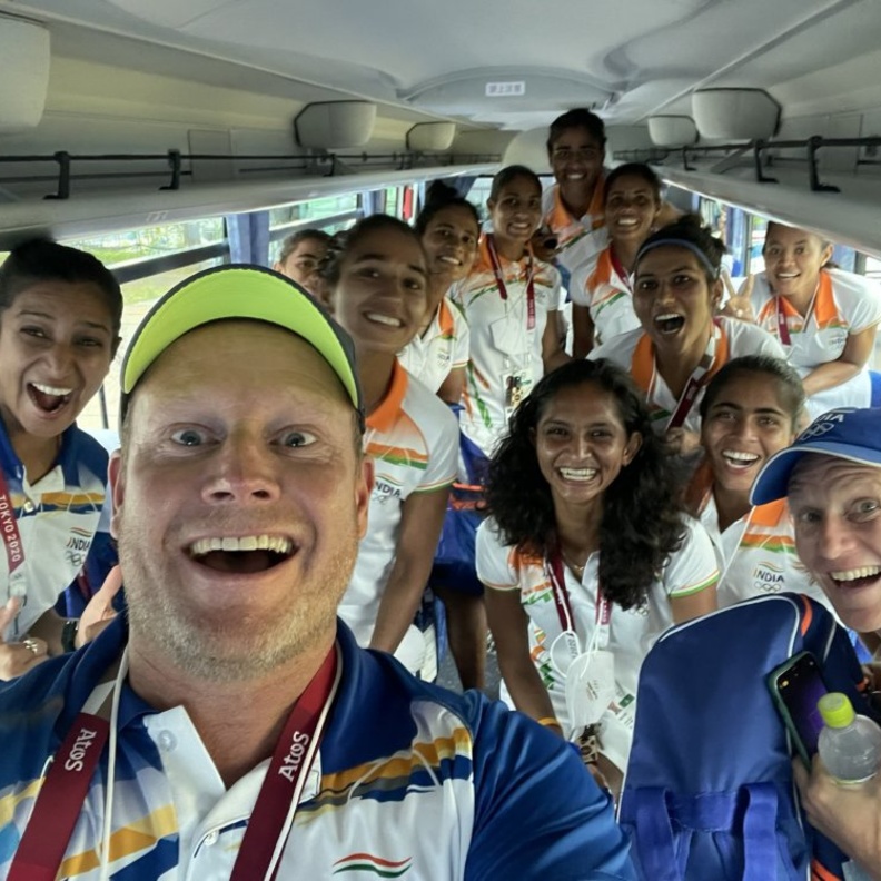  شاروخان يهنئ فريق الهند للهوكي