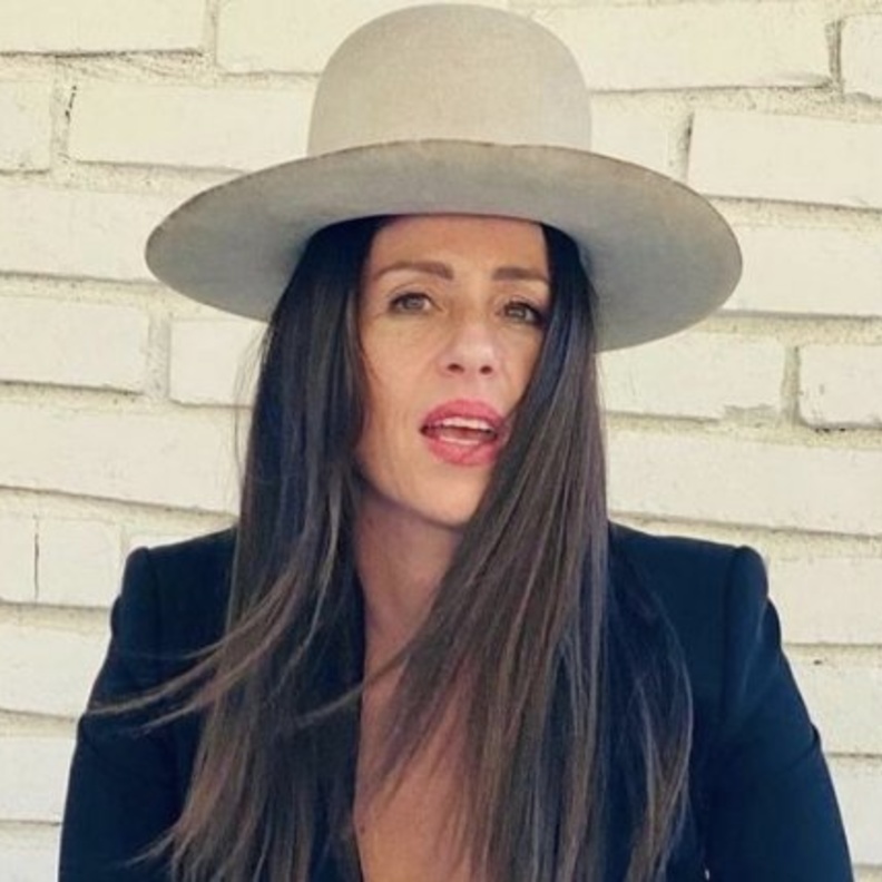 سوليل مون فري مع ابنتيها