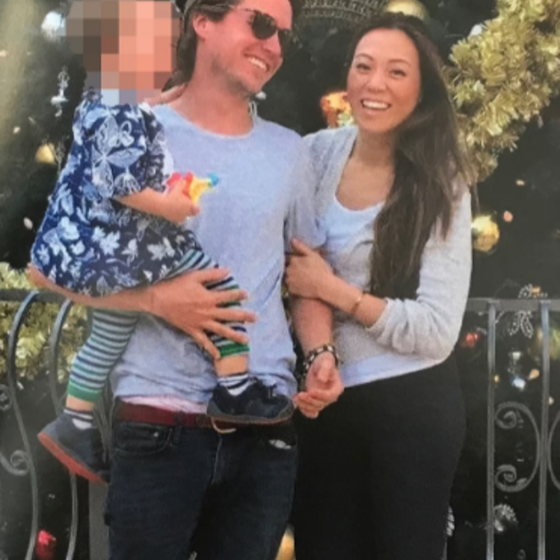 ظهور إدواردو مابيلي موزي بصحبة خطيبته السابقة وطفلهما في نيويورك