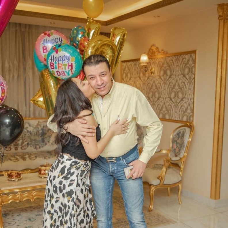 مصطفى كامل وأسرته بالمستشفى