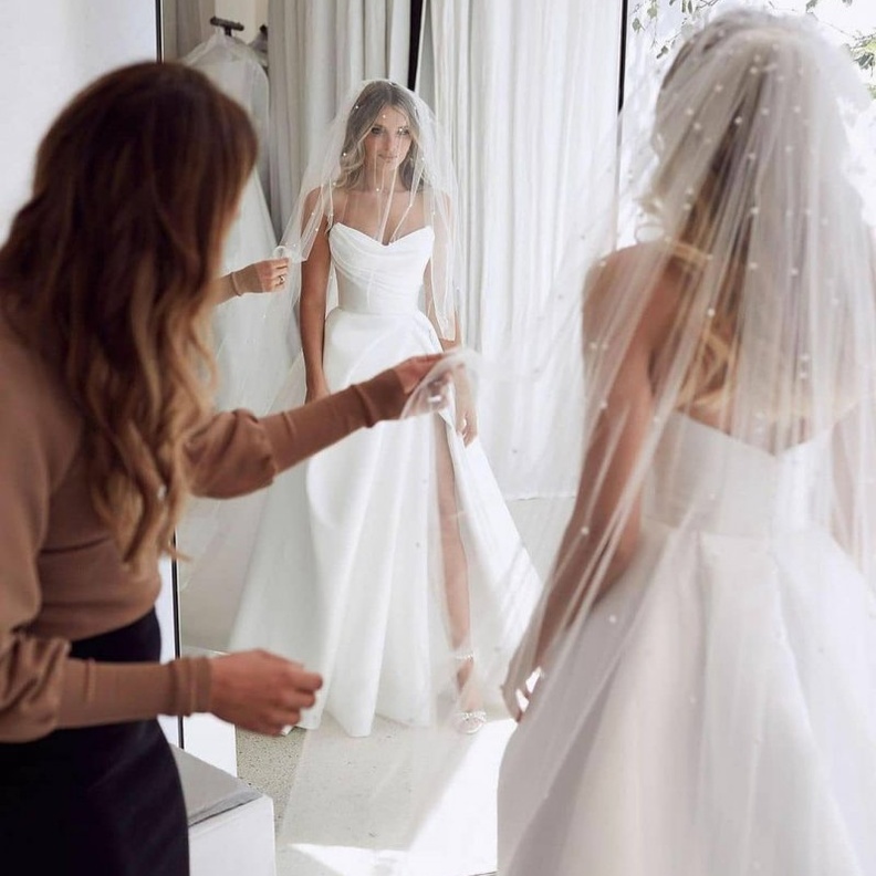  فساتين الزفاف في زمن كورونا تحمل لمسات إبداعية مخصوصة