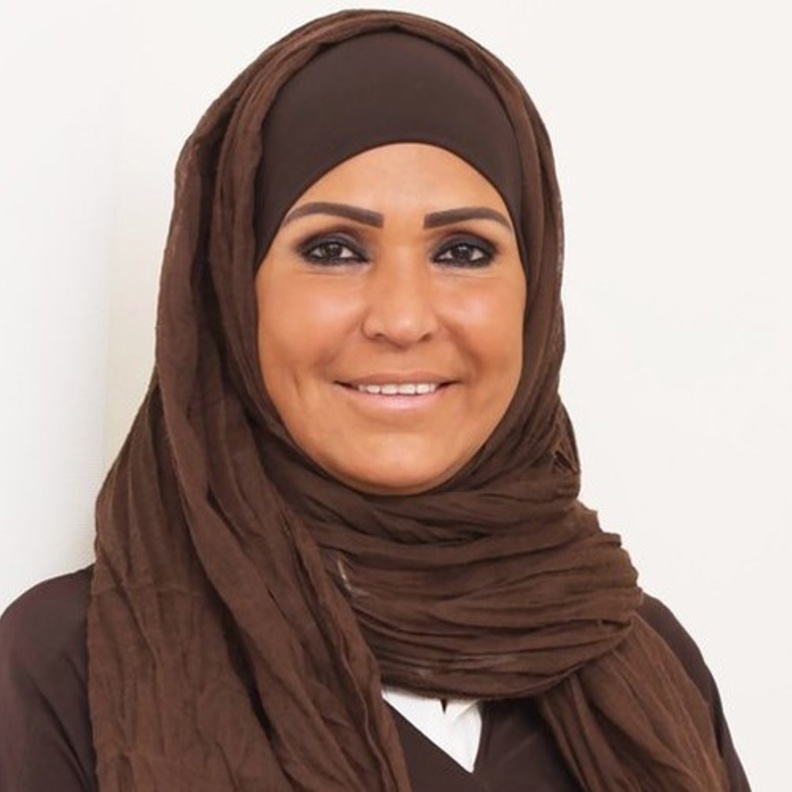 تعرفوا على الدكتورة السعودية ماجدة أبو راس الصورة الرئيسية من موقع مؤسسة تكريم