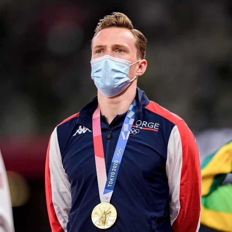 برقية الملك إلى اللاعب كارستن وارهولم