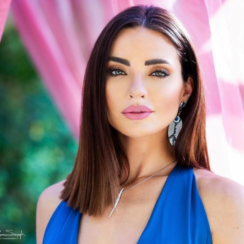 طريقة عمل مكياج صيفي مشرق مستوحى من داليدا خليل - صورة من حسابها على إنستاغرام