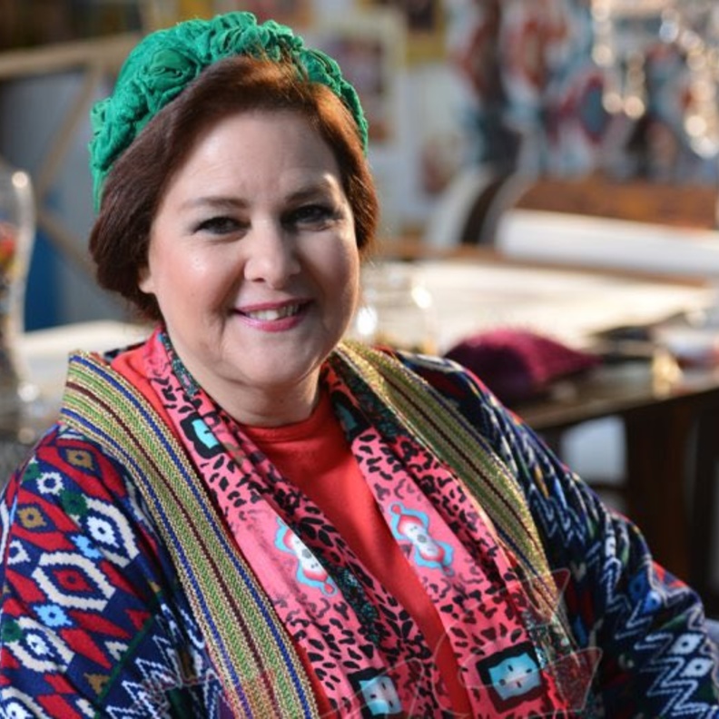 دلال عبد العزيز