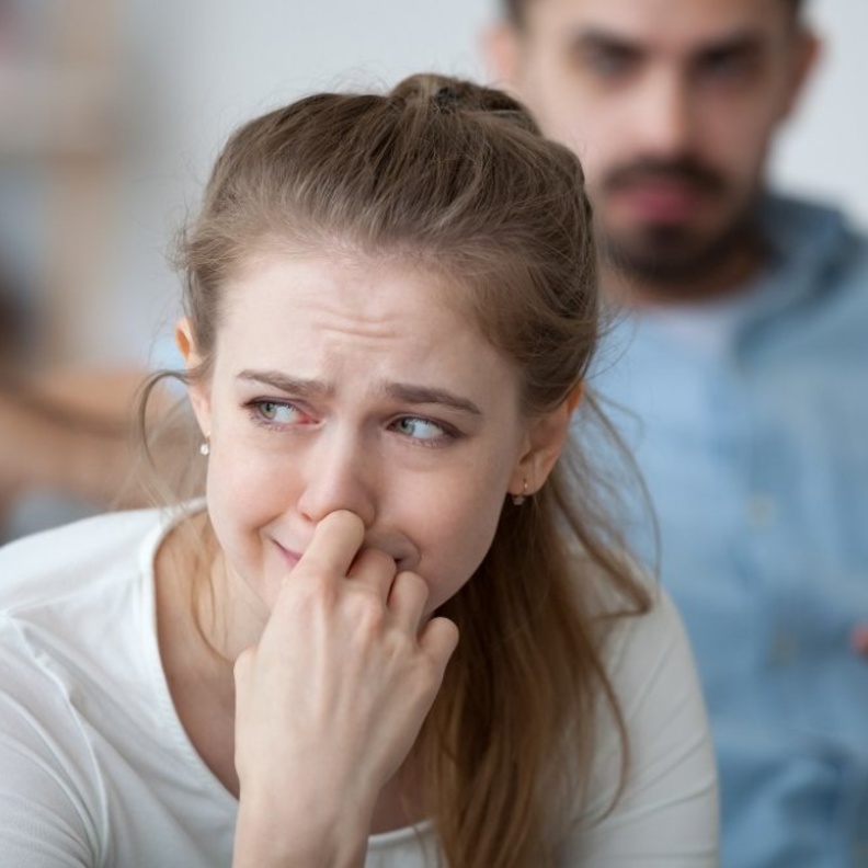ما هي أسباب تغير تعامل الزوج مع زوجته فجأة
