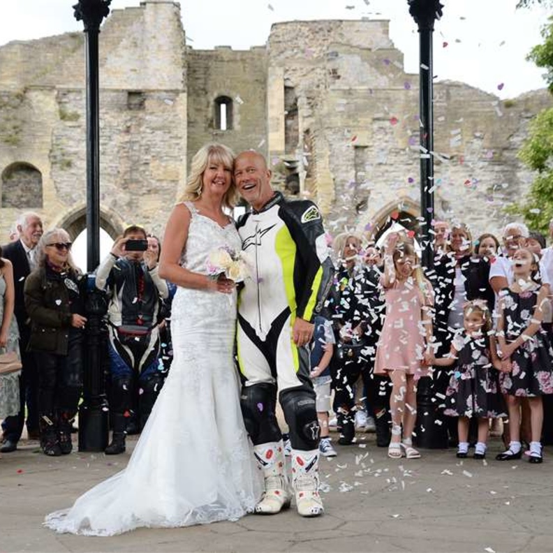 صور حفل الزفاف بالدرجات النارية newarkadvertiser