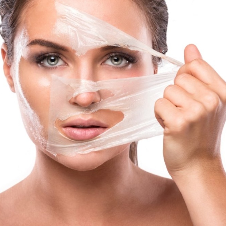 أبرز طرق تفتيح البشرة تجميلياً وأهم أضرارها