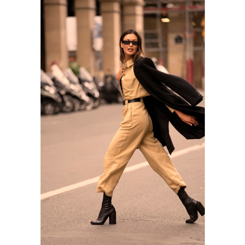 زيّني الجمبسوت بالبلايزر على الكتفين للمسة أنيقة