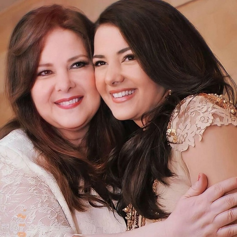 دنيا سمير غانم عن وفاة والديها:  بقيت يتيمة 