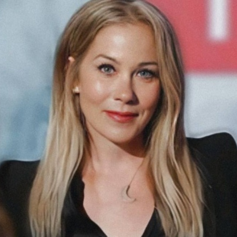 صورة لكريستينا أبليغيت_ من حسابها على إنستجرام