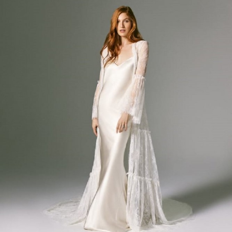 فساتين زفاف بأكمام واسعة@savannahmiller