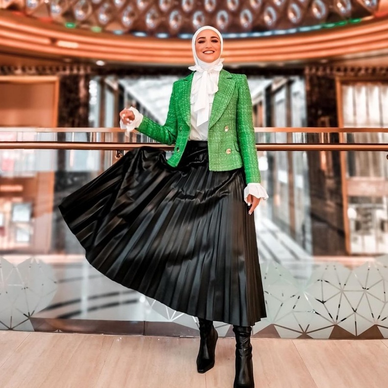 تنسيق التنانير الطويلة مع الجاكيت من وحي دلال الدوب