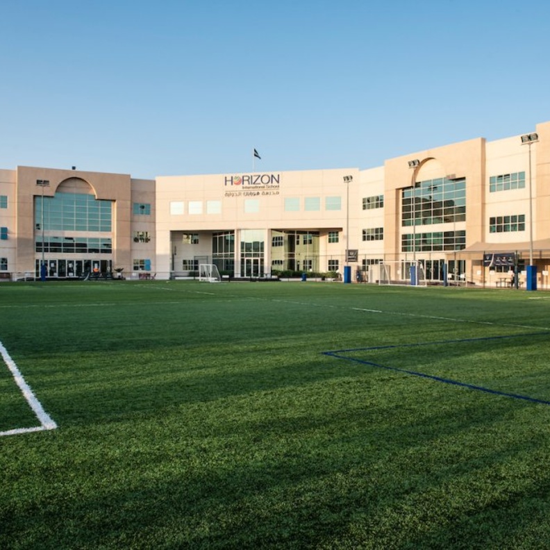 دارين غيل، مدير مدرسة هورايزن الدولية